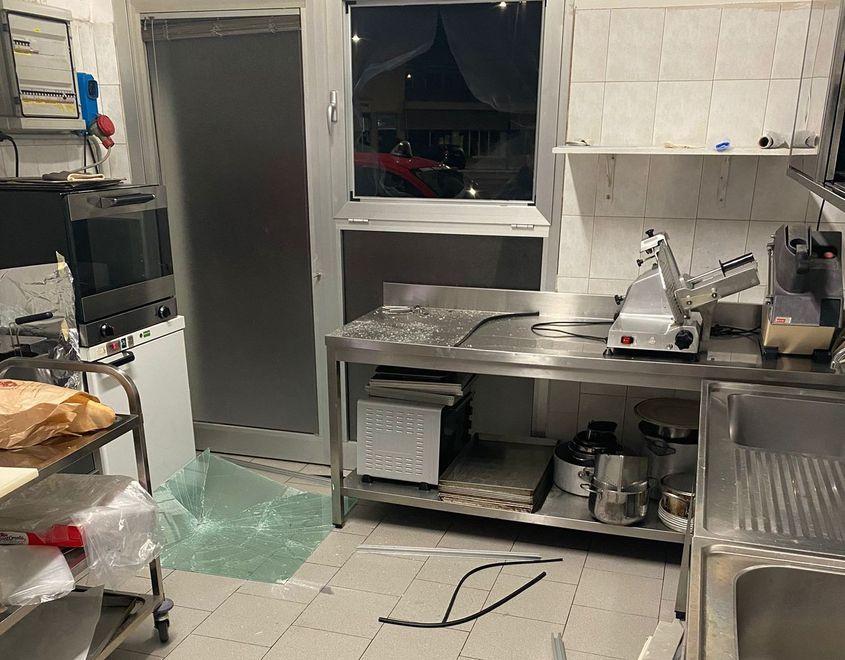 Picchia, spacca e ruba a raffica Fucecchio ostaggio di un ladro 