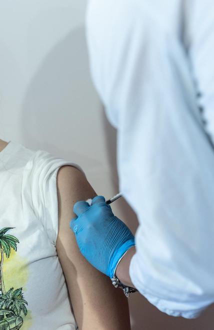In una settimana 1.400 prime dosi I non vaccinati scendono a 26mila 