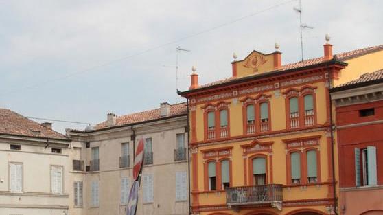 Torna la Lucciolata lungo le vie del paese