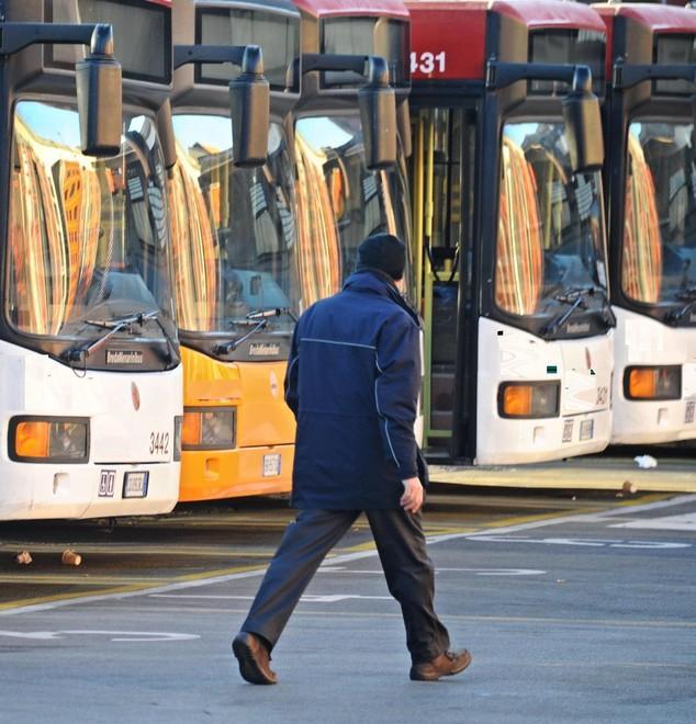 A Livorno il venerdì terribile dei bus, saltate più di 50 corse. Ora l'idea è assumere autisti 