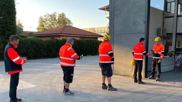 A casa un dipendente su dieci File fuori dalle grandi aziende