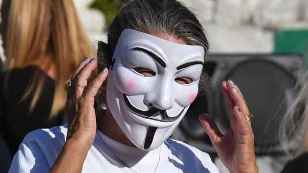 I no-pass in piazza: «Tra noi nessun negazionista o gruppo fascista»