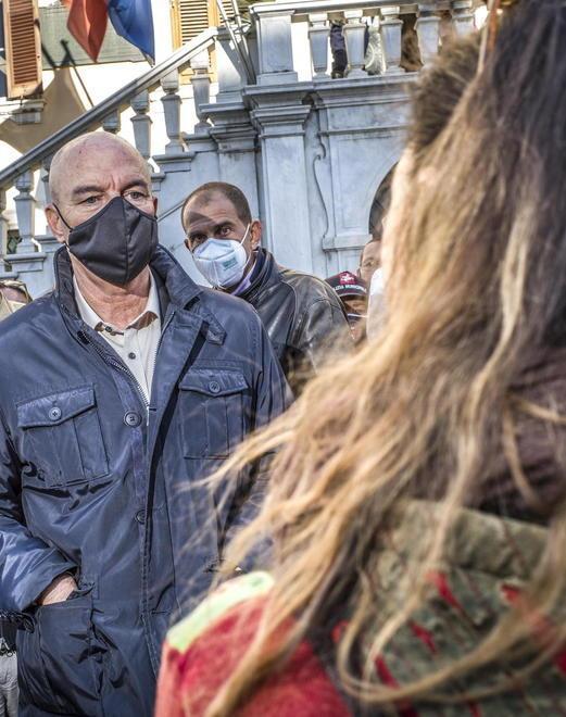 No Green pass, la protesta dei cinquecento Salvetti: ne avete diritto, ma non concordo 