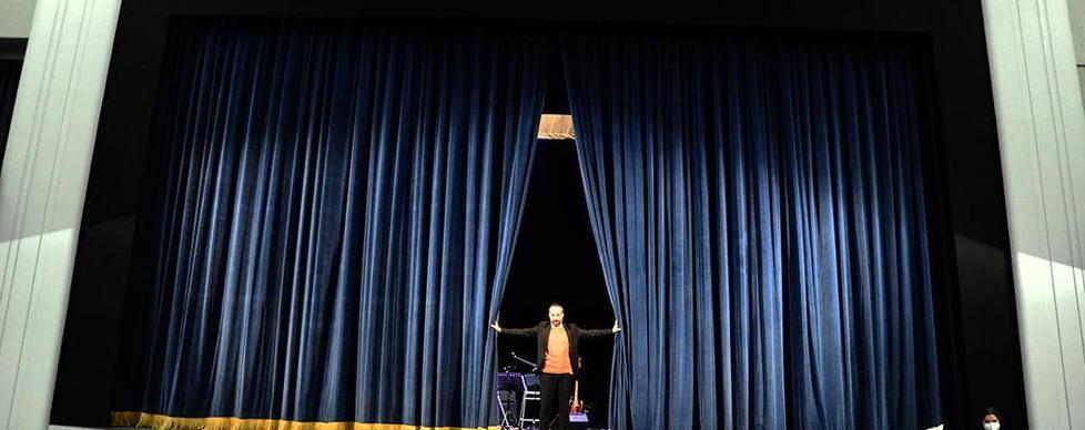 Green pass e biglietto, il teatro ricomincia con la capienza massima