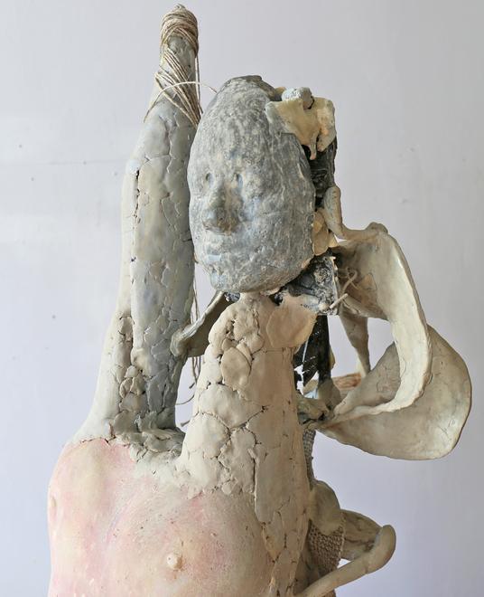 Oltre la perdita e il conflitto sculture e opere per tornare umani 