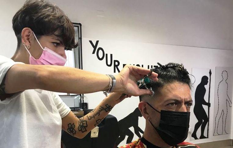 L’avventura di Silvia, «barbiera per passione» 