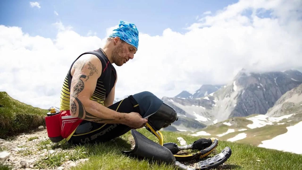 Andrea Lanfri durante un’escursione in alta montagna