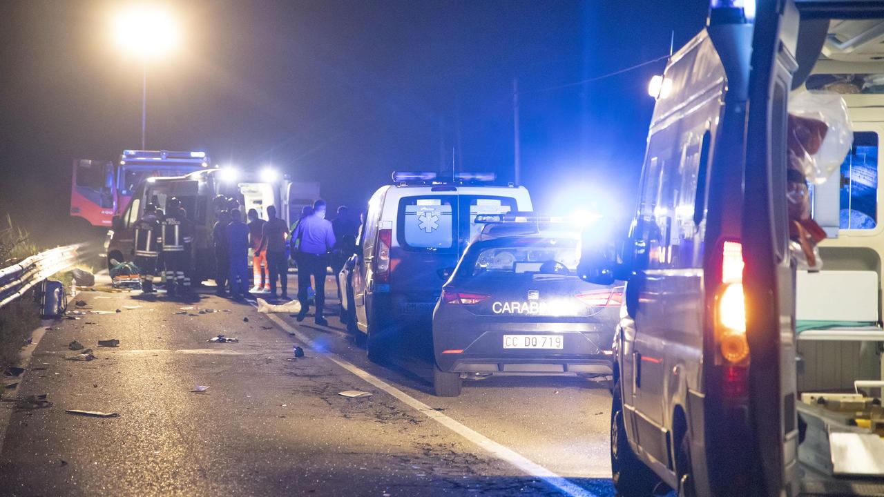 Sesto Fiorentino, muore in scooter a 17 anni. Grave l'amico
