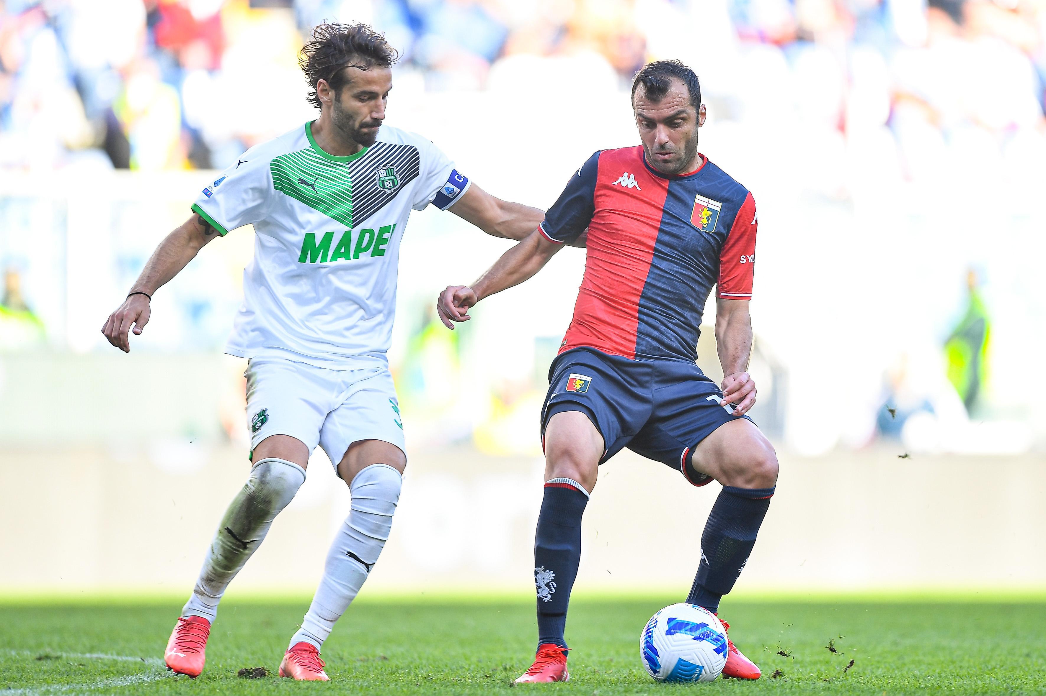 Scamacca non basta, il Sassuolo rimontato dal Genoa: 2-2 