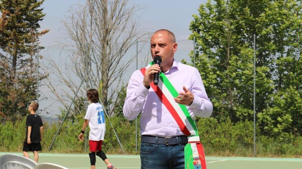 Pannelli fotovoltaici sui tetti delle scuole per liberare risorse