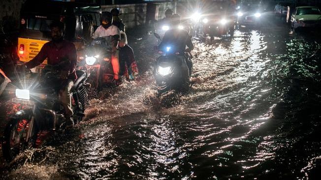India: almeno 25 morti in inondazioni e frane