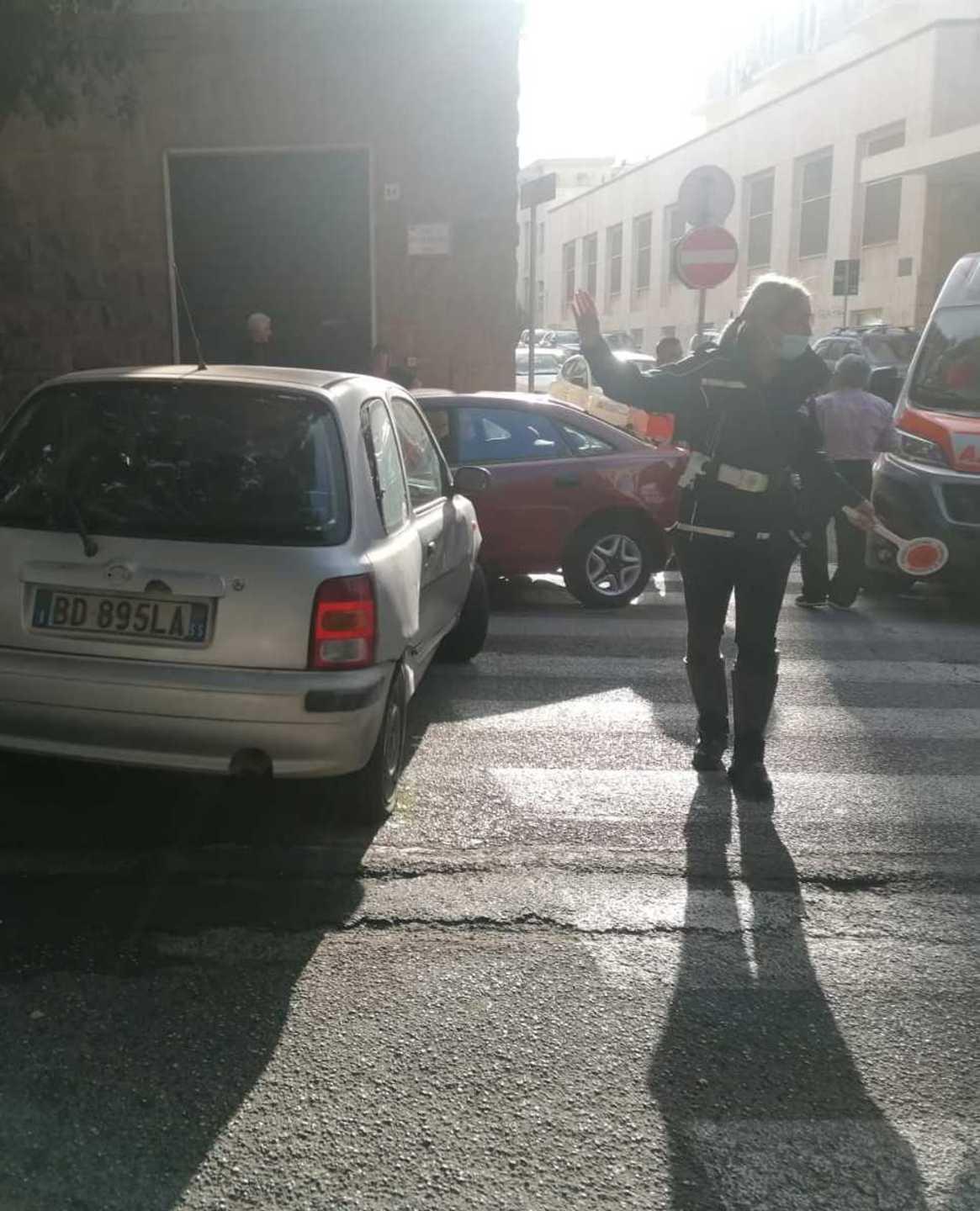 Sassari, causa l’incidente e scappa: caccia al pirata della strada 