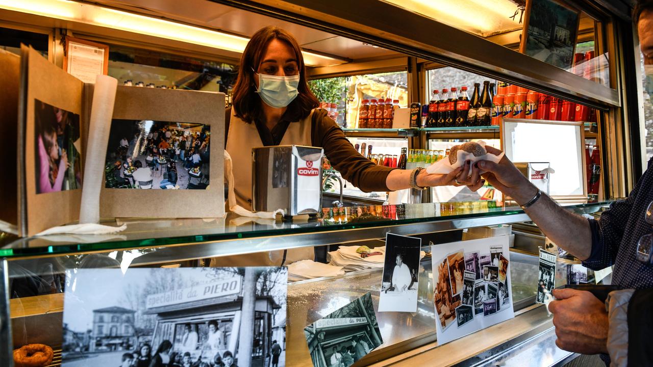 La consegna dei “frati” a un cliente