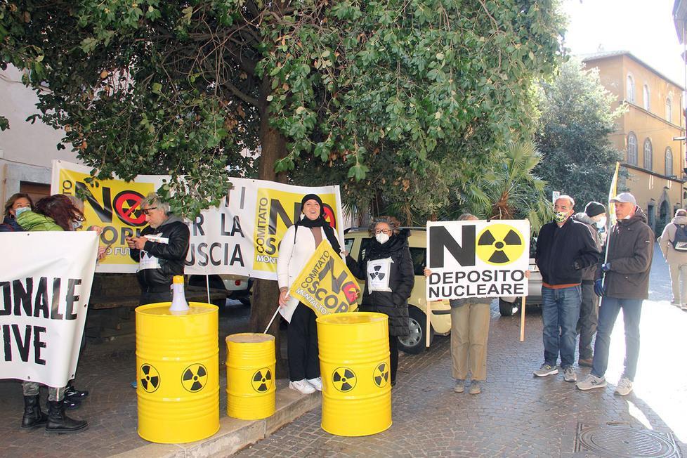 Comitati all’attacco dicono no al deposito di scorie nucleari 