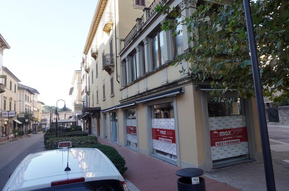 “Max Casa” prenderà il posto di “Sisley”, risiko delle attività commerciali in centro 