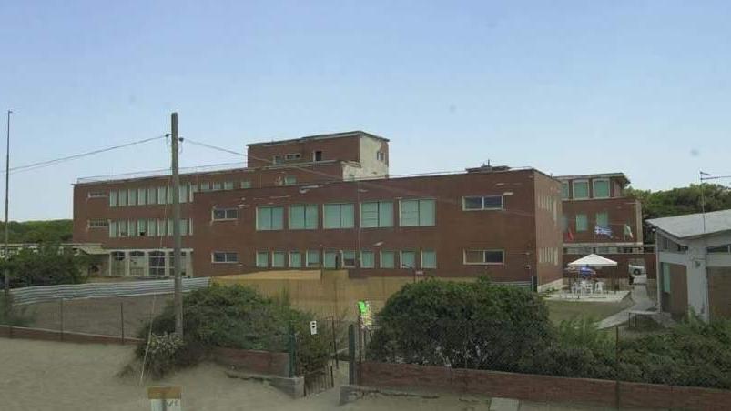 Cavilli urbanistici, colonie nel limbo: il resort a quattro stelle deve aspettare