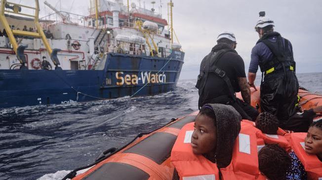 Migranti: 5 soccorsi in 24 ore, 322 a bordo Sea Watch 3