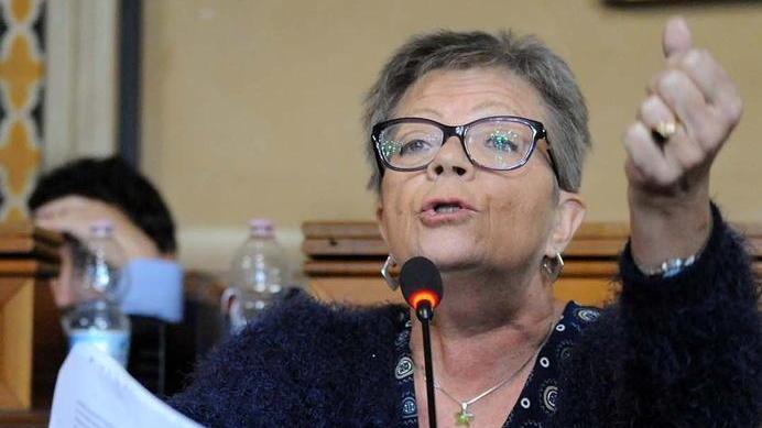 Ascolta Piombino: «L’assessore Bezzini deve andarsene»