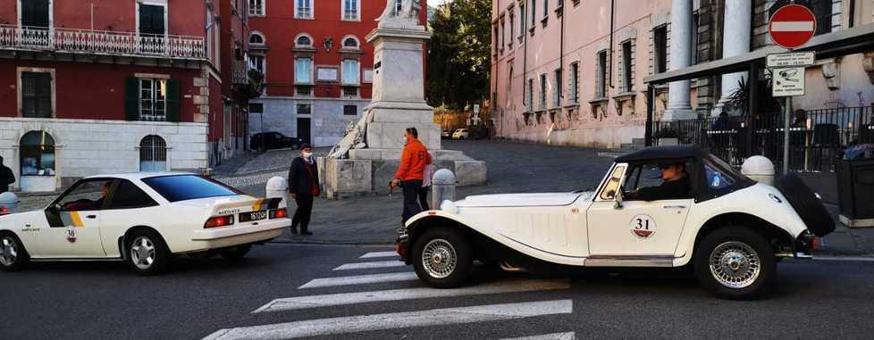 Sfilata in centro delle auto storiche