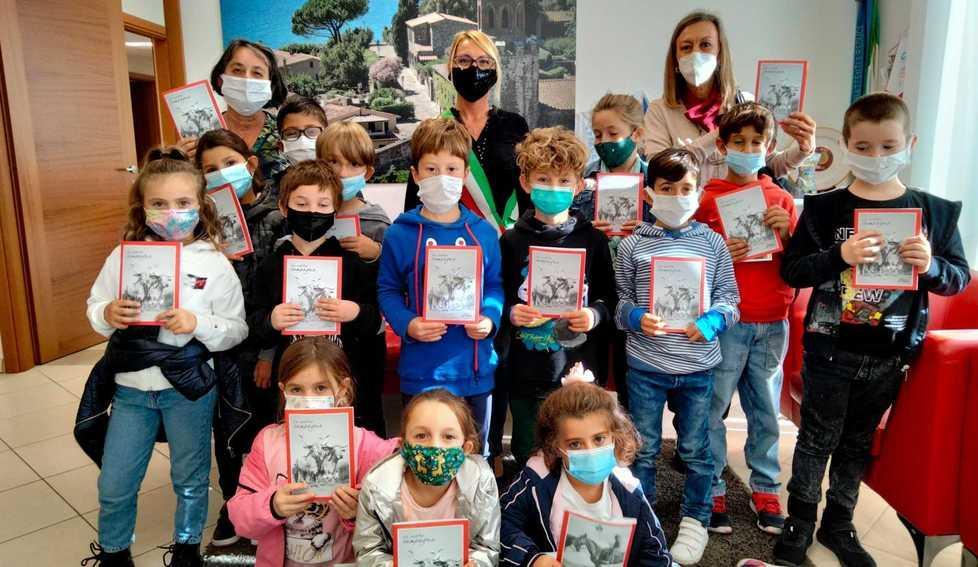 I bimbi della primaria accolti in municipio dalla sindaca Nappi