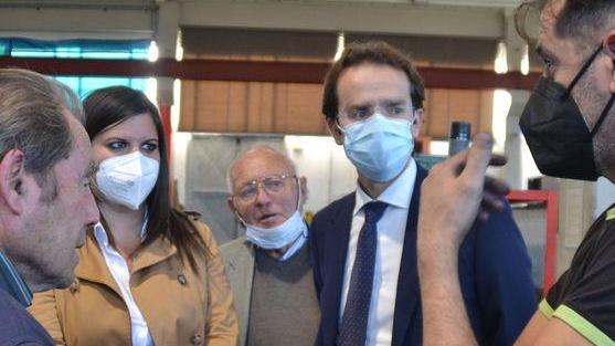 L’assessora Nardini visita la scuola di meccanica