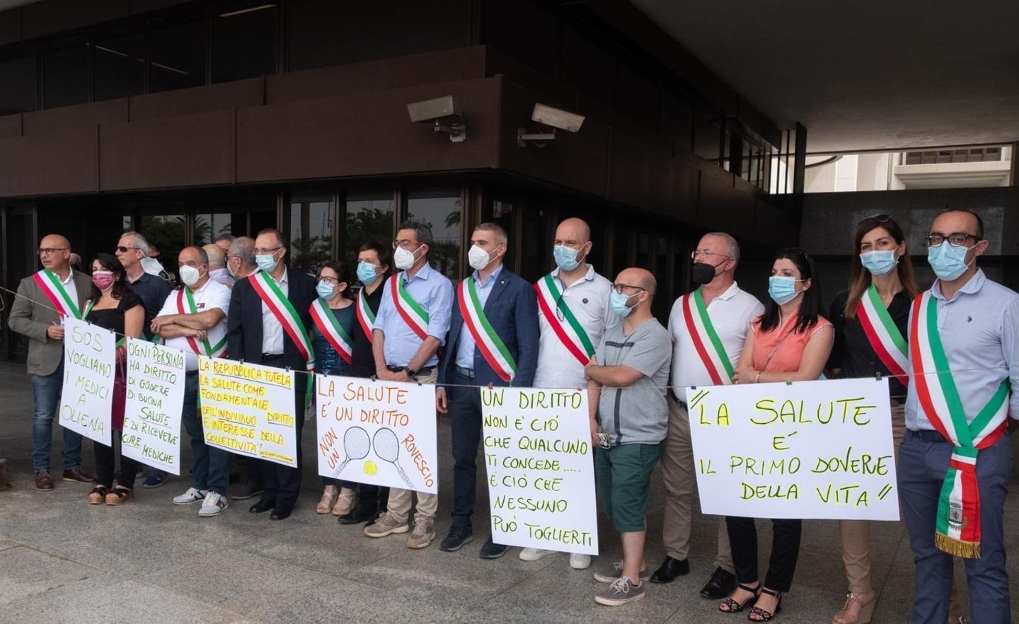 La solitudine dei camici bianchi: «Lascio Oliena nel silenzio dell’Ats» 