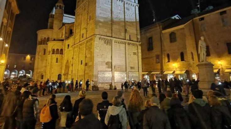 Modena. Oltre cento persone ai piedi della Ghirlandina per i portuali di Trieste