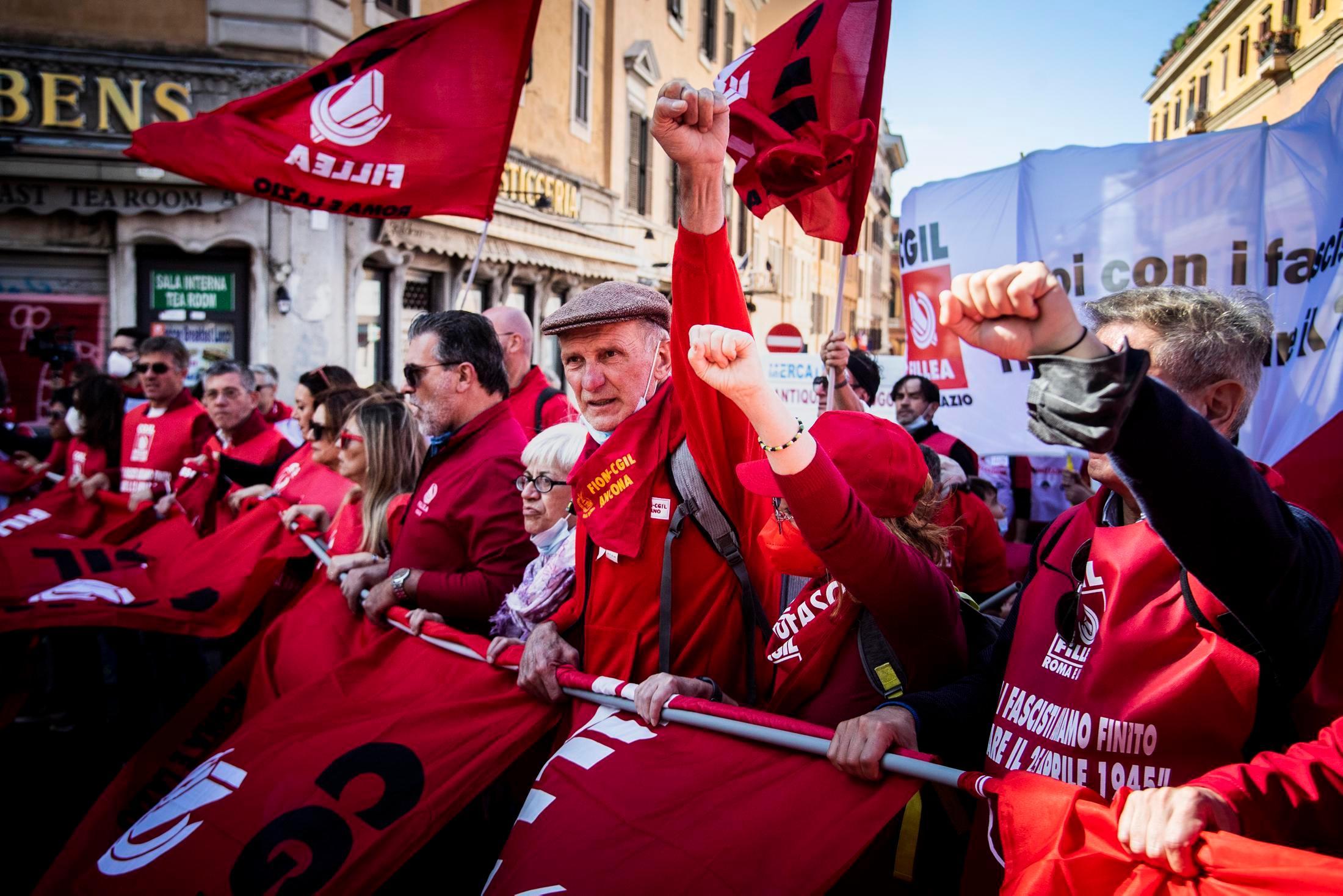Il corteo di solidarietà alla Cgil di sabato scorso a Roma