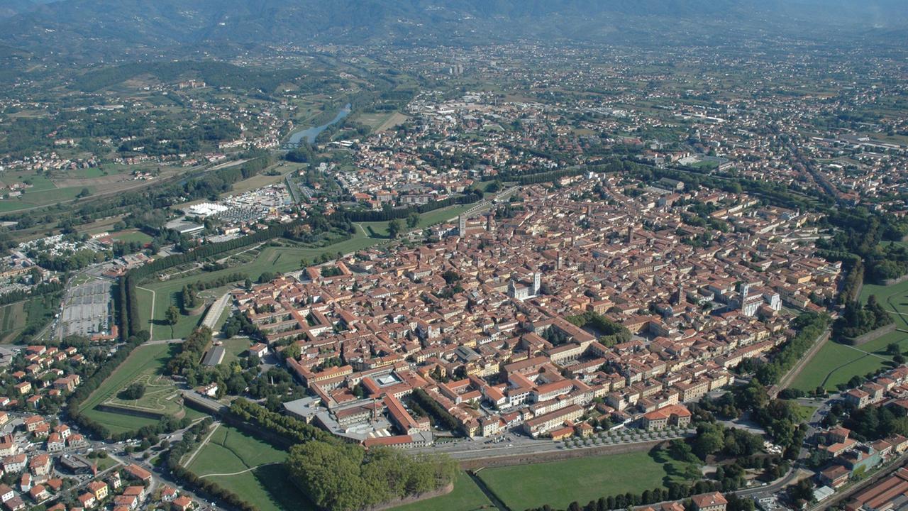 Casa, nel comune di Lucca prezzi giù per il Covid