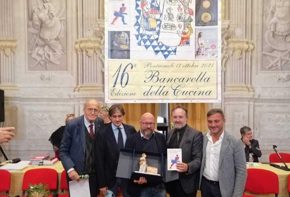 La «Storia della pasta in dieci piatti» vince il Bancarella Cucina 