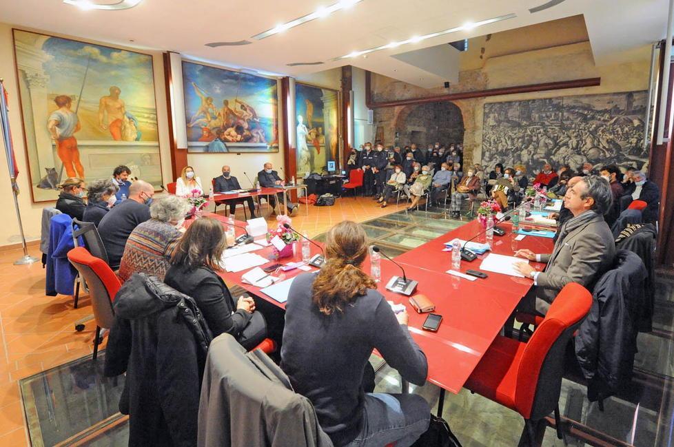 «Basta con favori e ricatti sì all’interesse generale» 
