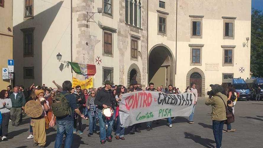 I “No Green pass” contestano Mattarella «Oppressione che sfrutta l’alibi sanitario»