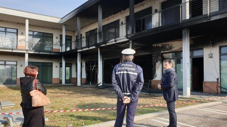 Edificio a fuoco a Bondeno Si indaga per atto volontario