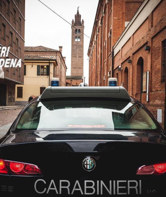 Maltratta i familiari Viola l’allontanamento