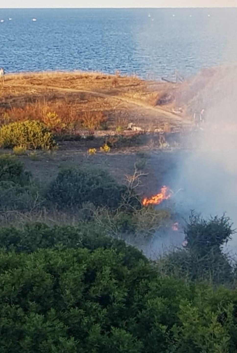 Via Tramontana, incendio nella vallata