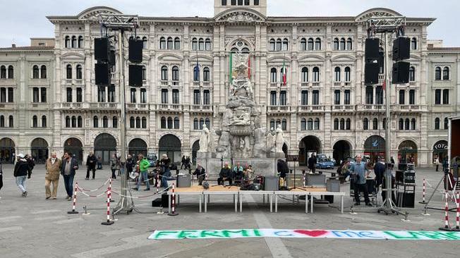 Green pass: Trieste, situazione tranquilla in piazza Unità