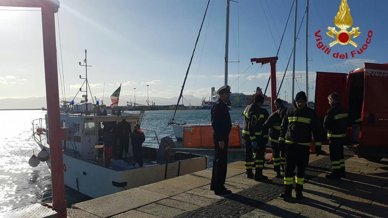 Ruba una pilotina e urta un traghetto diretto a Cagliari: arrestato nel porto di Livorno