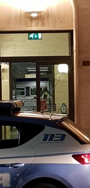 Colpì con una stampella una guardia giurata in servizio