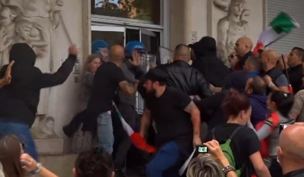 Il giudice: Forza nuova esalta un atto eversivo