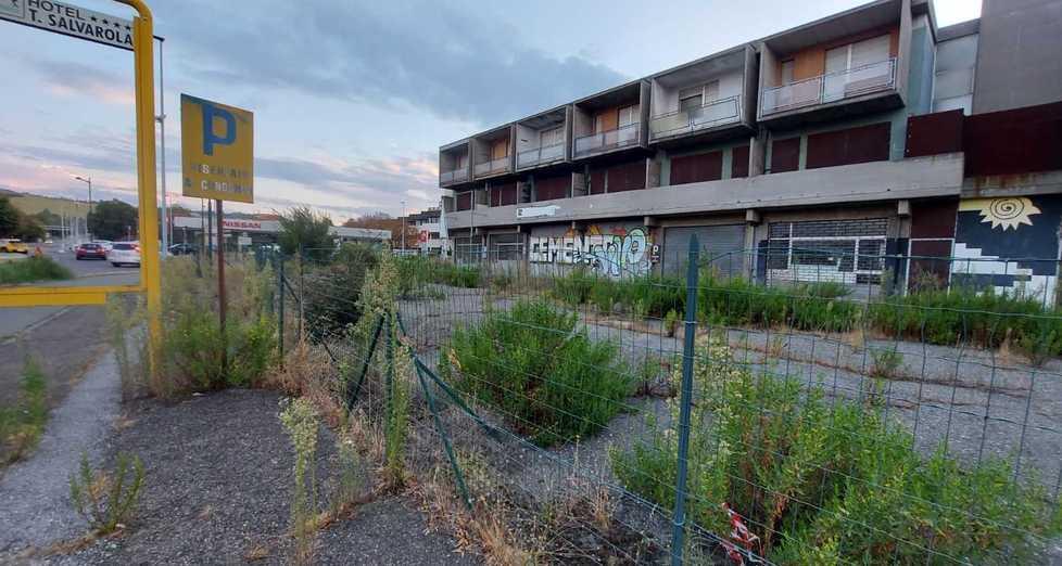 Un mese per conoscere il futuro del “condominio alveare 189” 