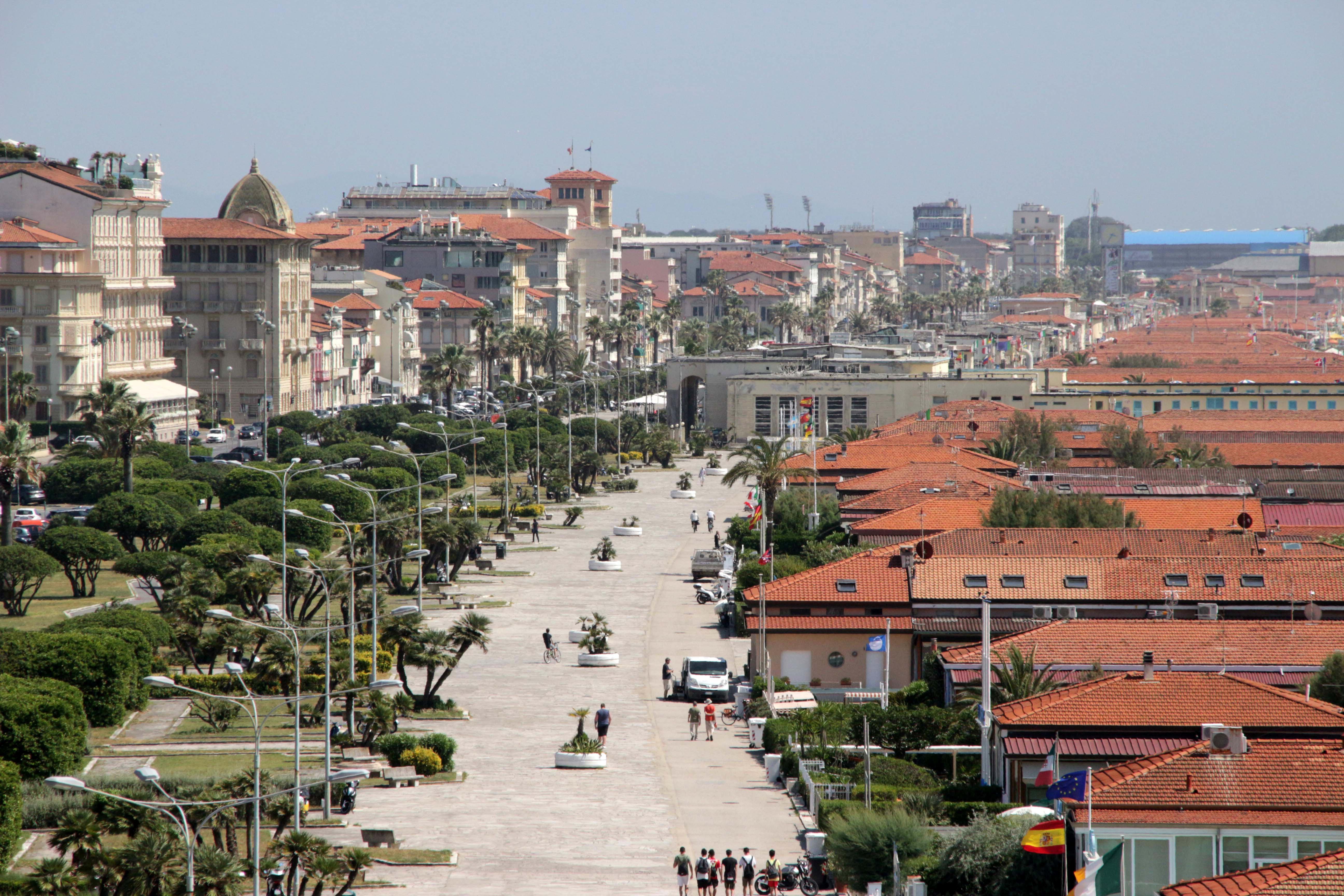 Lo strano caso del catasto viareggino, ci sono più case “povere” che ville 