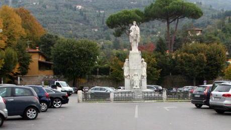 In piazza Statuto a Pietrasanta il cantiere riparte: ecco quando. Incognita pontile