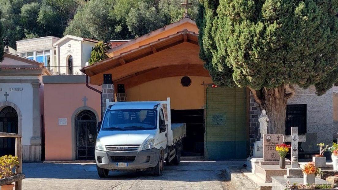 I lavori alla piccola chiesa di Monte Argentario