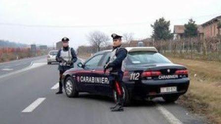 Una pattuglia di carabinieri a Prato Sardo, immagine di repertorio