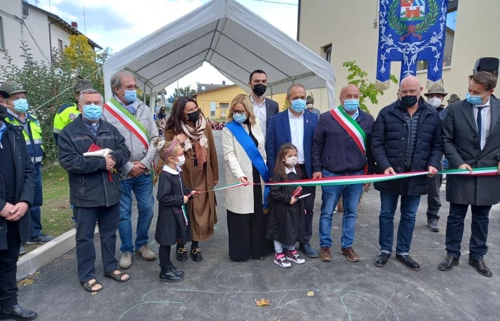 Tutto il paese in festa a Cavola per l’ampliamento della scuola 