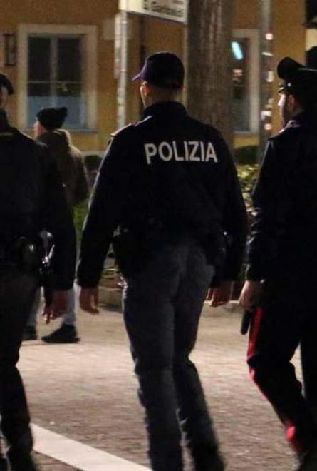 Espulsi dalla provincia apuana trentadue stranieri in nove mesi