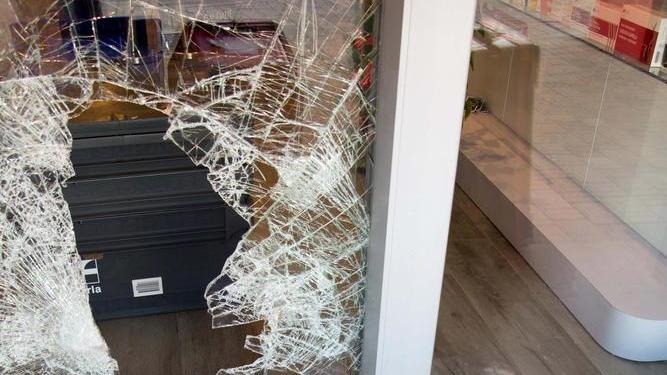 Svuotano la cassaforte e rubano i tamponi Furto lampo da 25mila euro in farmacia