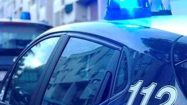 Il fidanzato la picchia e la chiude a chiave dentro casa
