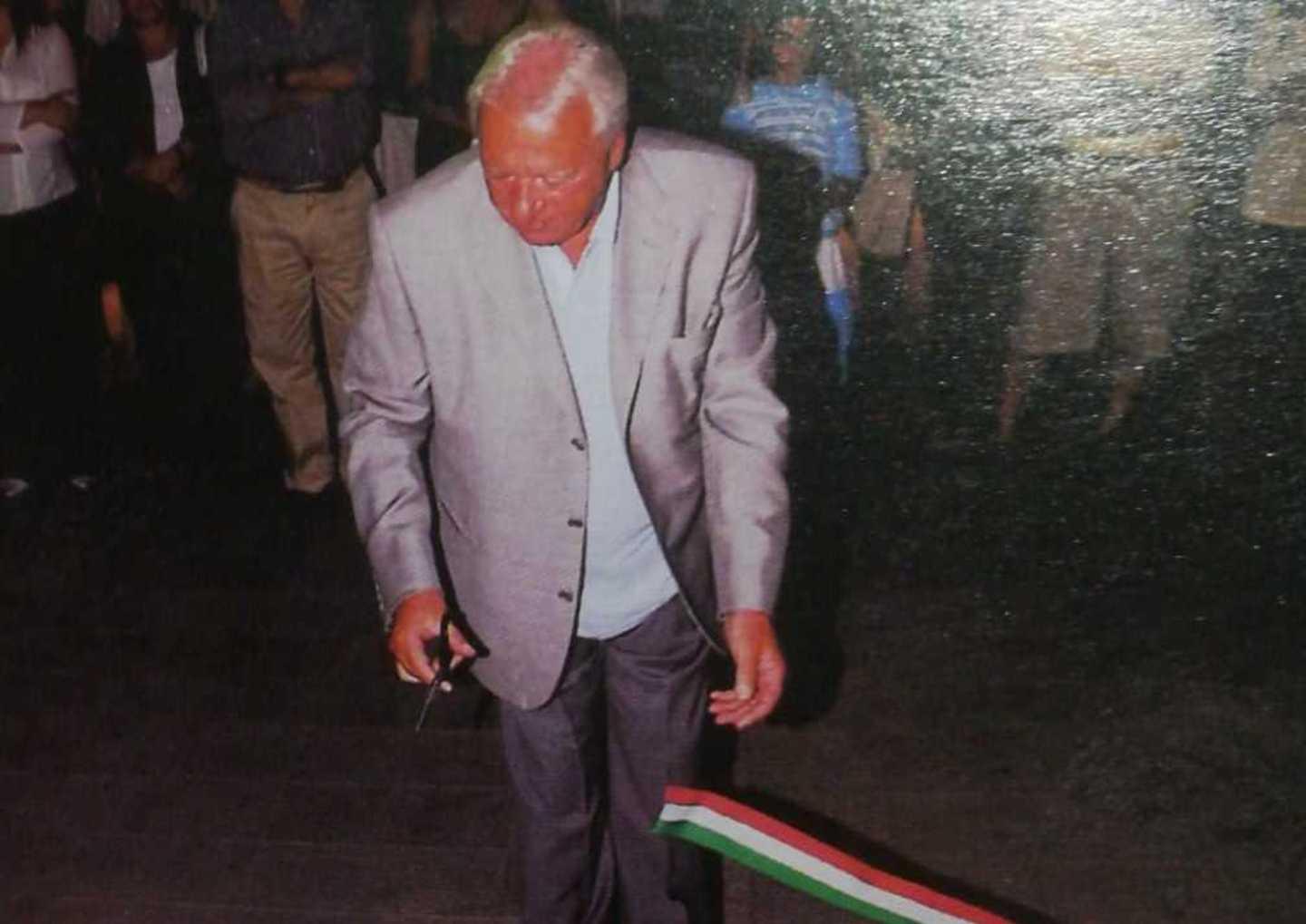 L’addio di Trinità al grande collezionista d’arte 