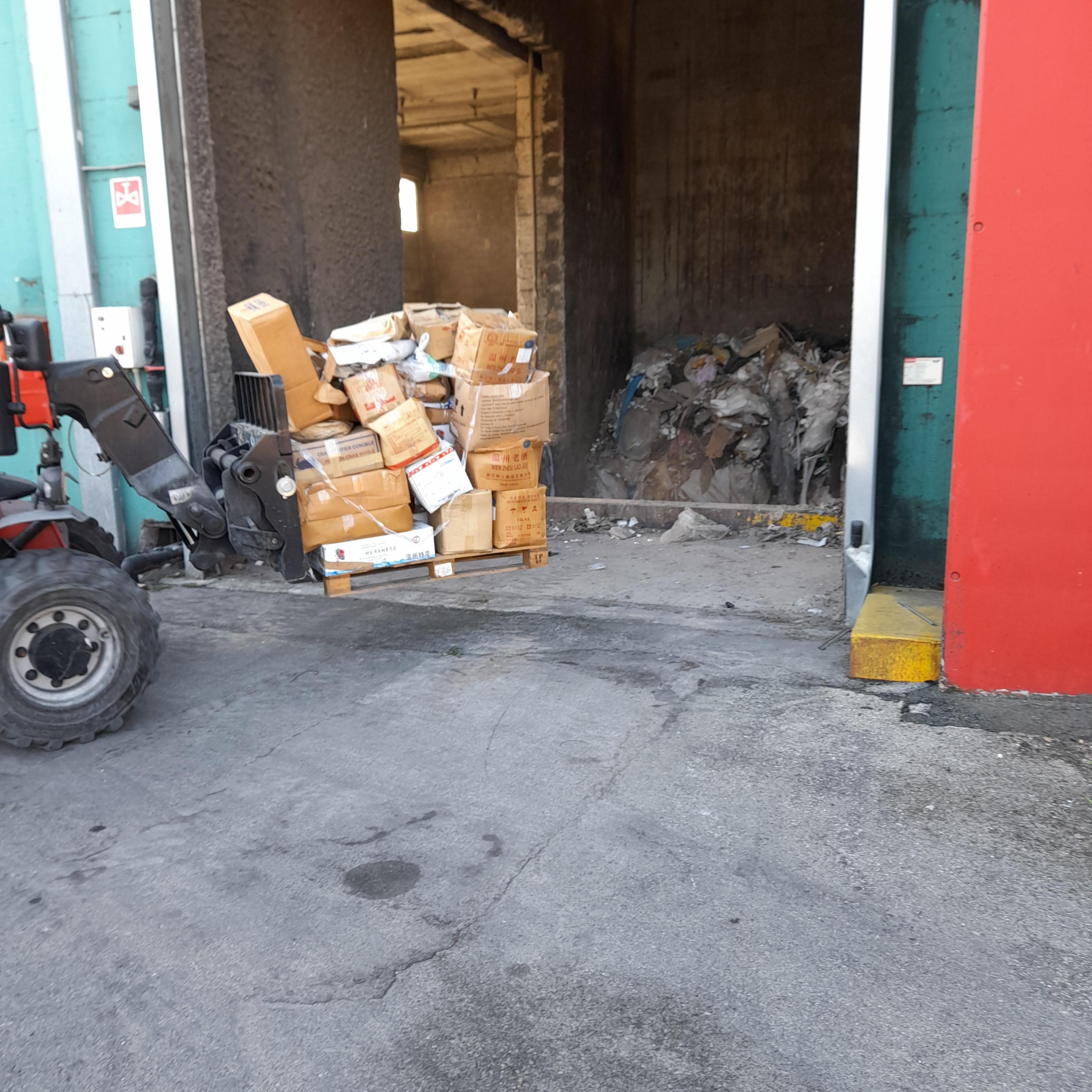 Il trasporto degli alimenti all'inceneritore di Montale